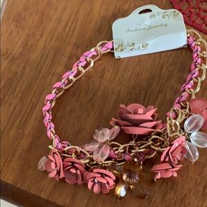 Fashion Necklace with pink flowers